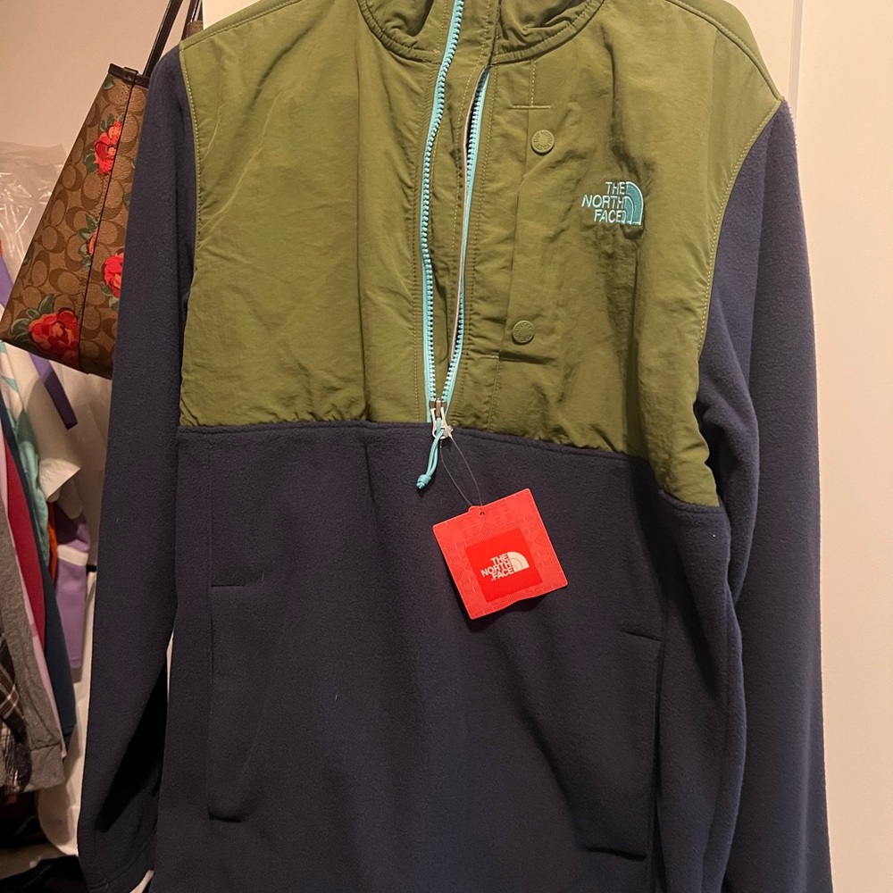 The North Face Green and Navy Lightweight Jacket